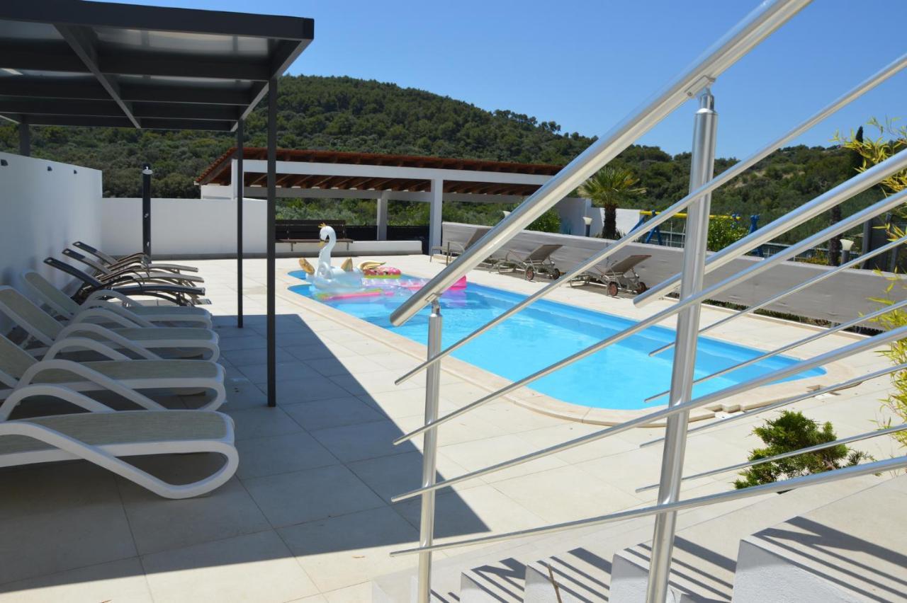 Anadi Villa *